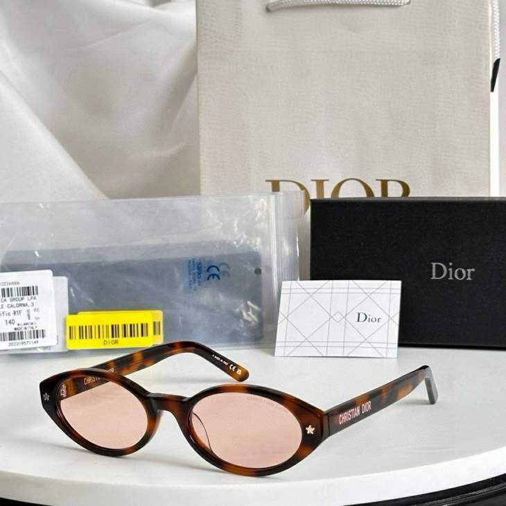 Picture of Dior Sunglasses _SKUfw77709944fw